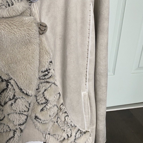 Elisa Cavaletti Daniela Dallavalle teddy jacket sz S beige Made in Italy - Picture 10 of 14